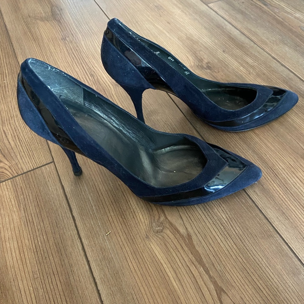 Stuart Weitzman- Black And Blue Pointed Toe Pumps - image 1